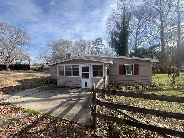 4.78 Acres of Residential Land with Home for Sale in Chesnee, South Carolina