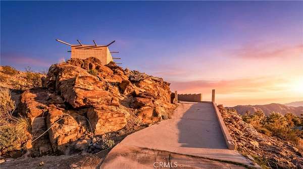 2 Acres of Improved Residential Land for Sale in Palm Springs, California