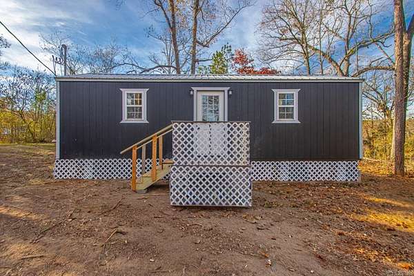 0.99 Acres of Residential Land with Home for Sale in Mabelvale, Arkansas