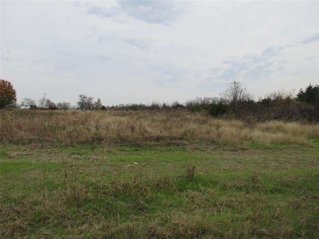 4.9 Acres of Land for Sale in Marlin, Texas