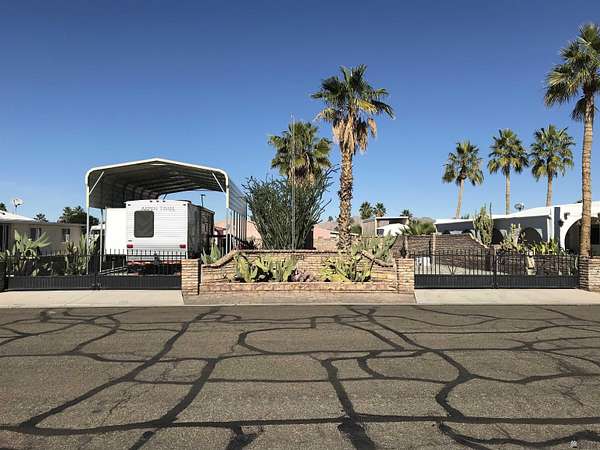 Improved Residential Land for Sale in Yuma, Arizona