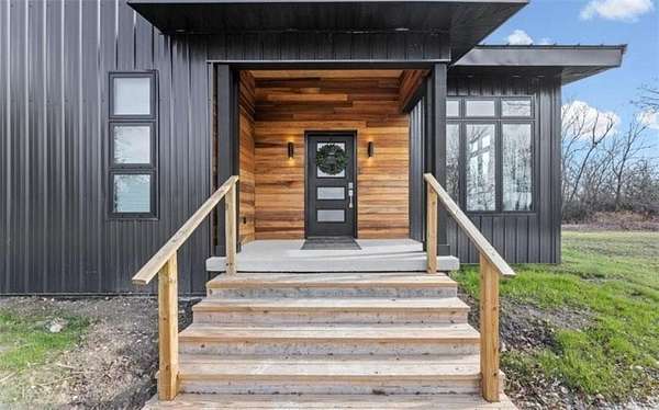 9.6 Acres of Residential Land with Home for Sale in Iola, Kansas