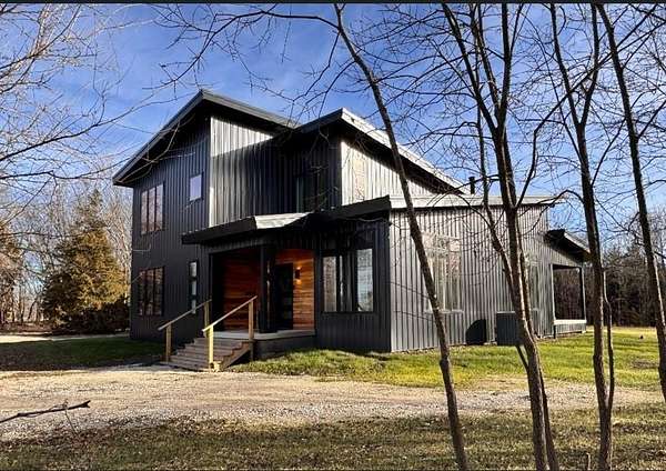 9.6 Acres of Residential Land with Home for Sale in Iola, Kansas