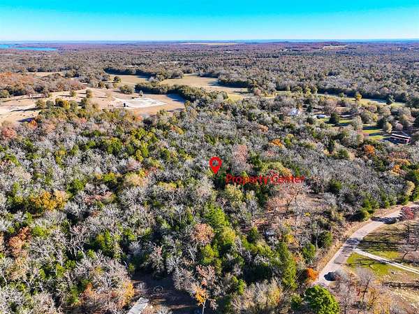 15.9 Acres of Land for Sale in Fairfield, Texas