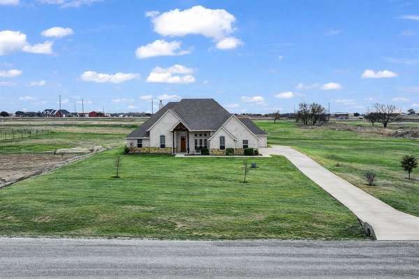 2 Acres of Residential Land with Home for Sale in Weatherford, Texas