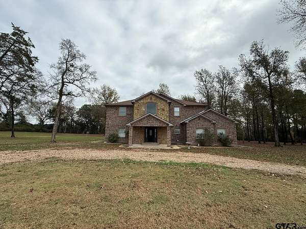 8.1 Acres of Residential Land with Home for Sale in Pittsburg, Texas