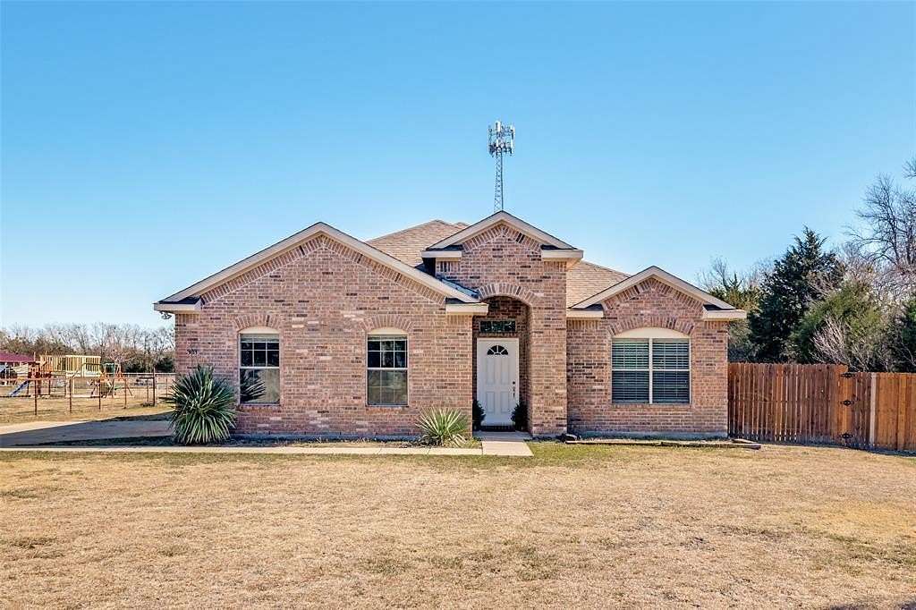 1.75 Acres of Residential Land with Home for Sale in Caddo Mills, Texas