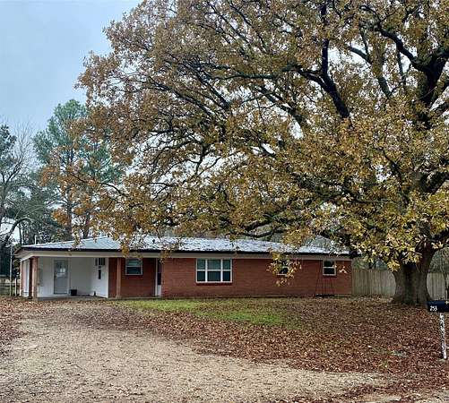 1.7 Acres of Land with Home for Sale in Paris, Texas
