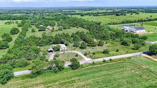 3 Acres of Residential Land with Home for Sale in Pottsboro, Texas