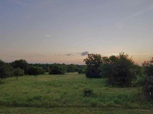 20 Acres of Land for Sale in Campbell, Texas