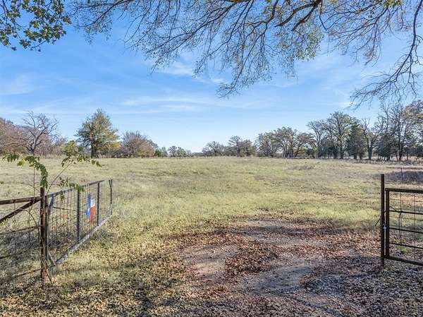 30 Acres of Land for Sale in Canton, Texas