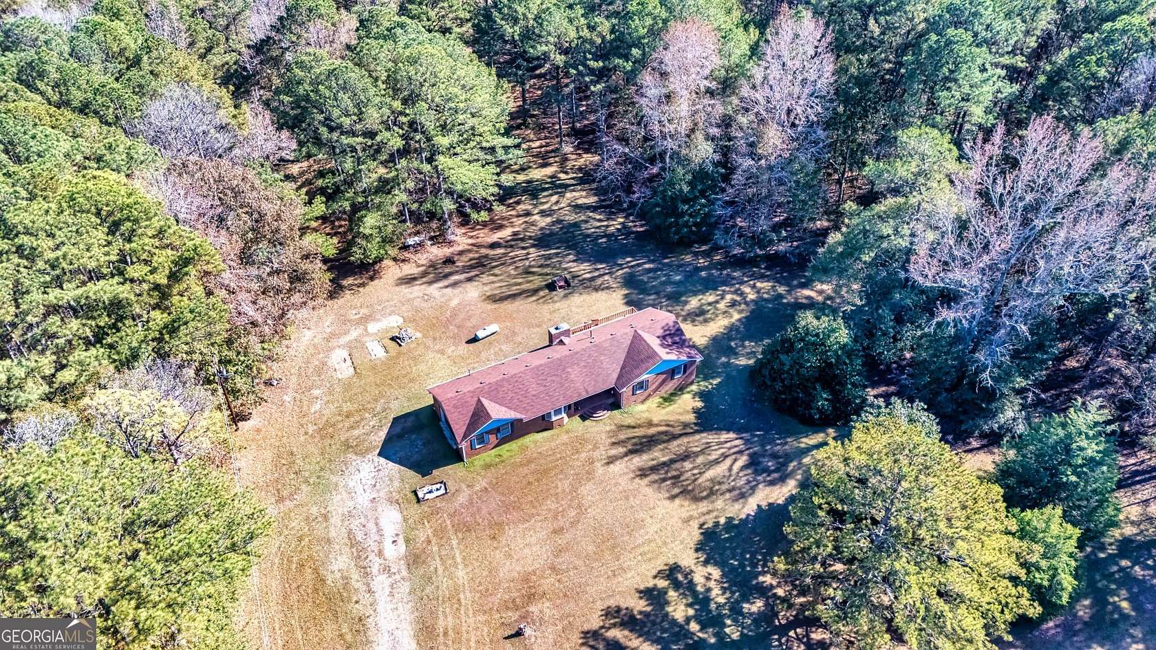 15 Acres of Land with Home for Sale in Moreland, Georgia