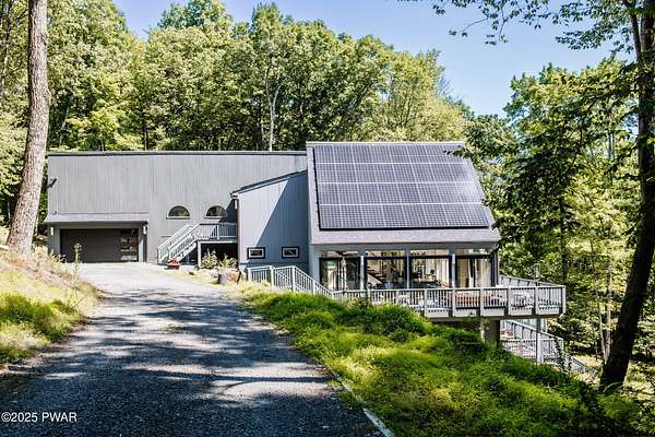 3.12 Acres of Residential Land with Home for Sale in Dingmans Ferry, Pennsylvania