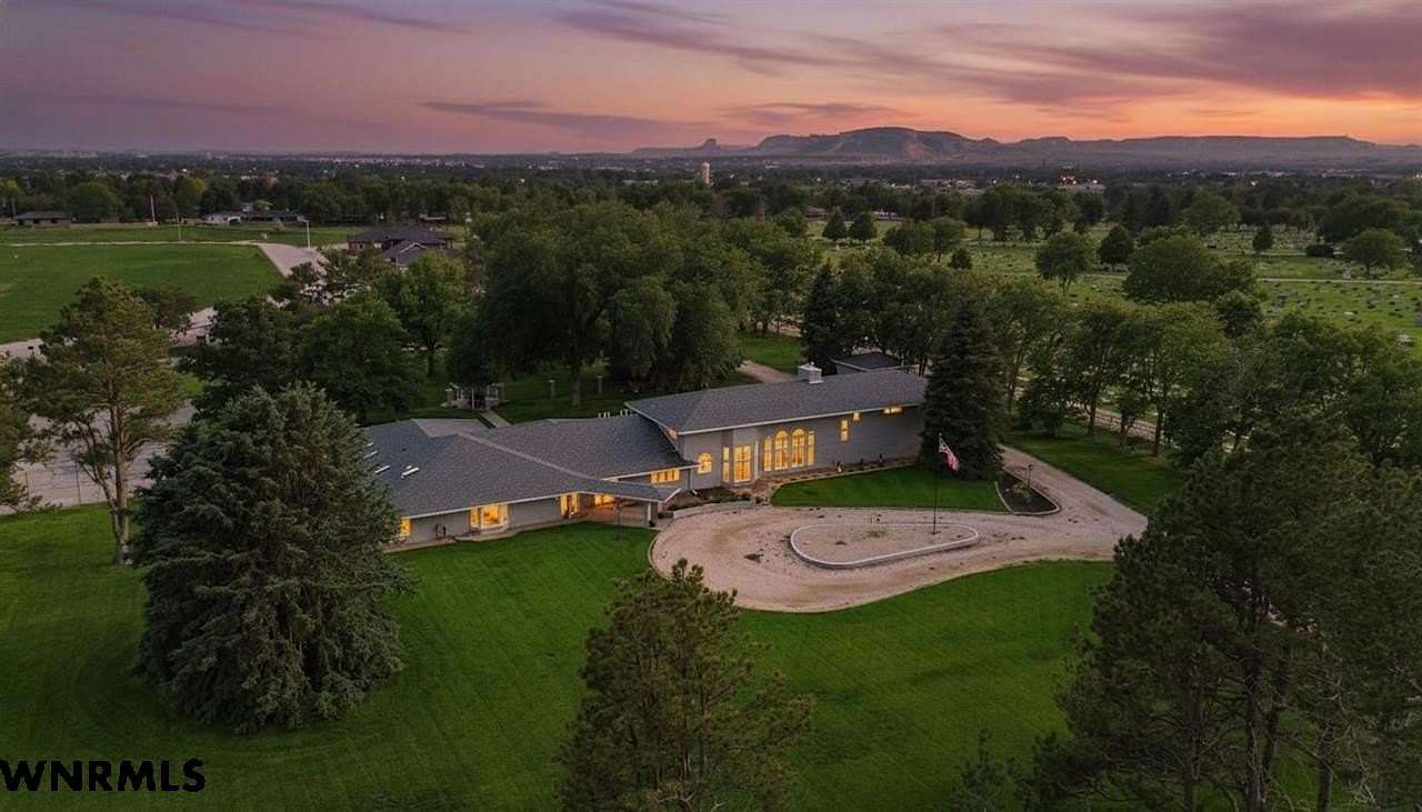 4.5 Acres of Residential Land with Home for Lease in Scottsbluff, Nebraska