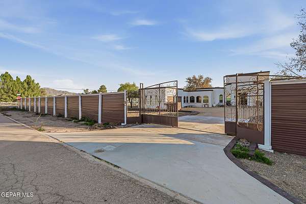 2 Acres of Residential Land with Home for Sale in El Paso, Texas