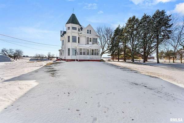 5 Acres of Residential Land with Home for Sale in Cambridge, Illinois