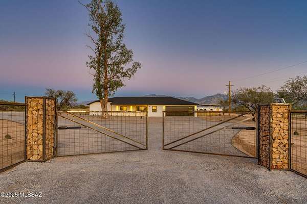 9.1 Acres of Land with Home for Sale in Tucson, Arizona