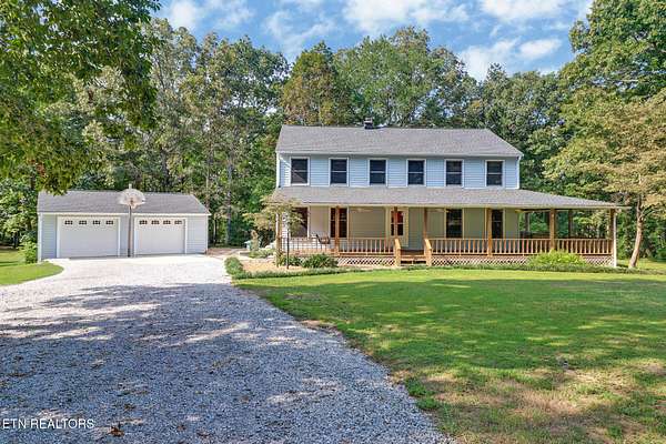 4.5 Acres of Residential Land with Home for Sale in Crossville, Tennessee