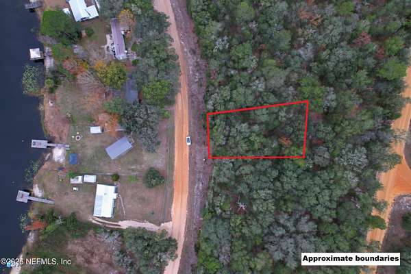 0.27 Acres of Residential Land for Sale in Interlachen, Florida