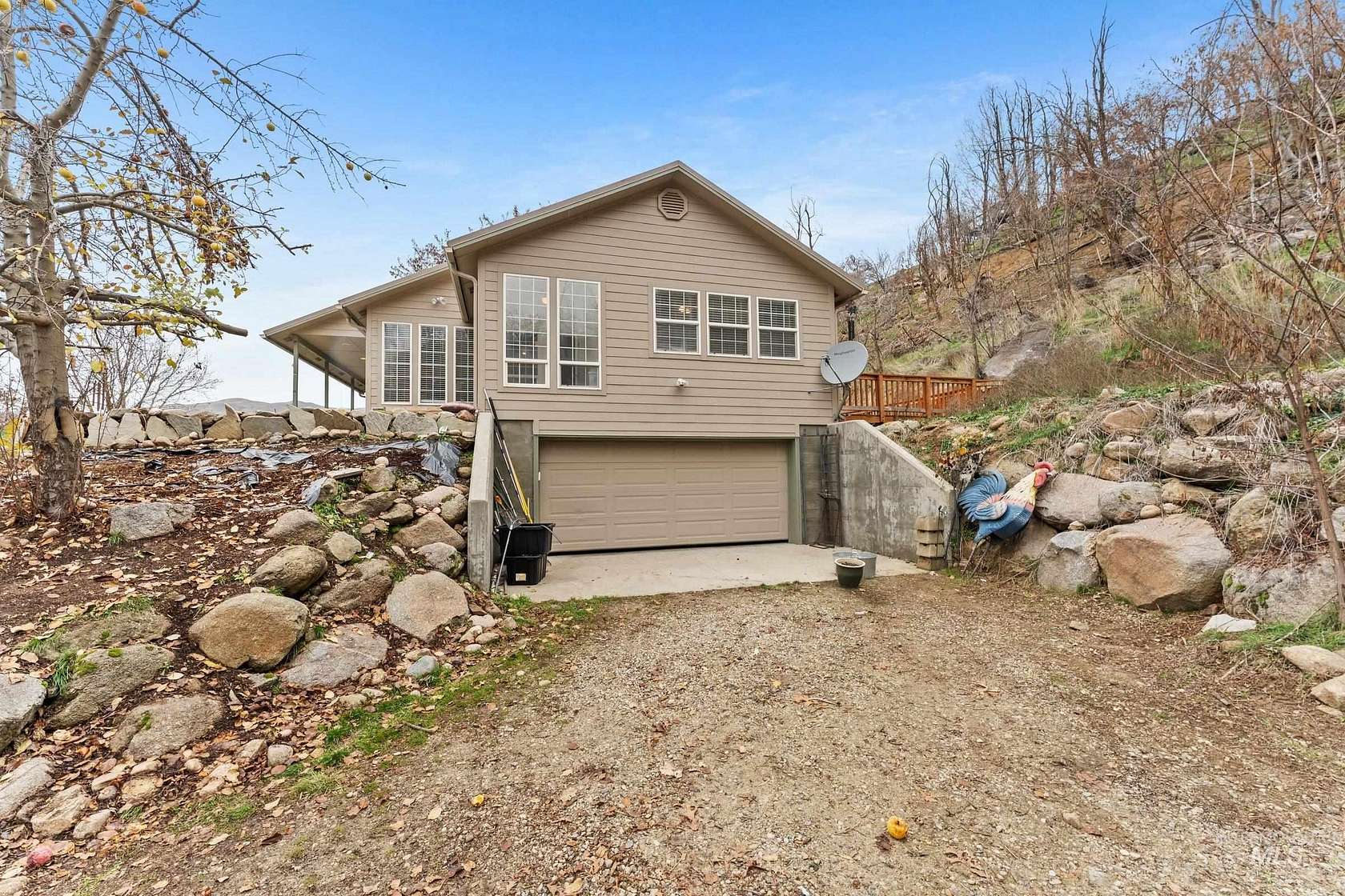 1.7 Acres of Land with Home for Sale in Horseshoe Bend, Idaho