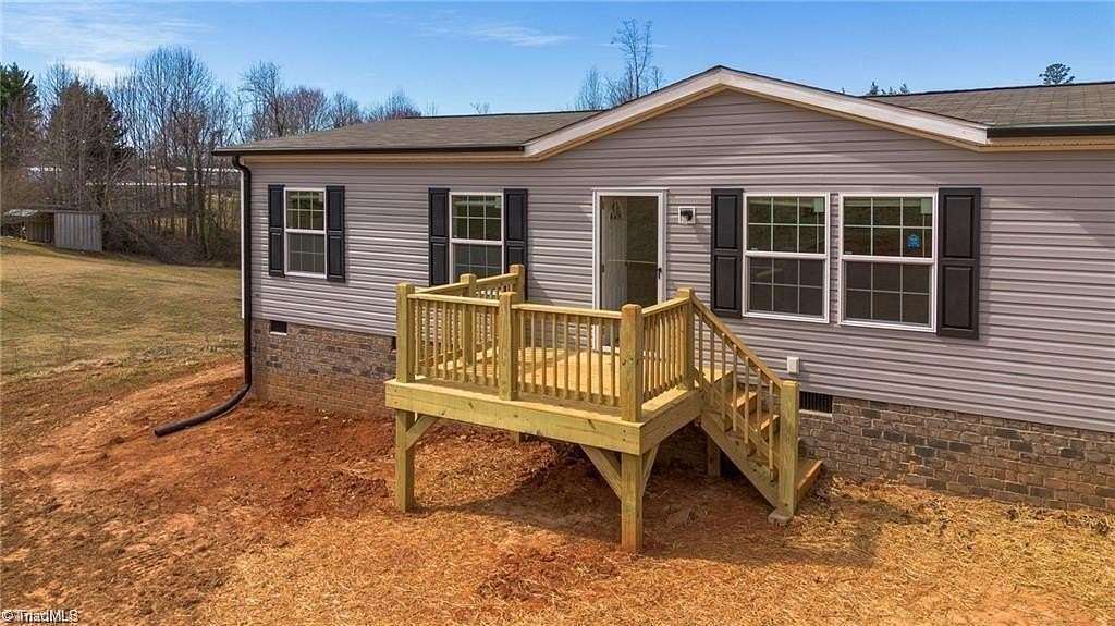 0.75 Acres of Residential Land for Sale in Hiddenite, North Carolina