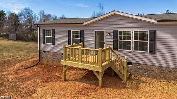 0.75 Acres of Residential Land for Sale in Hiddenite, North Carolina