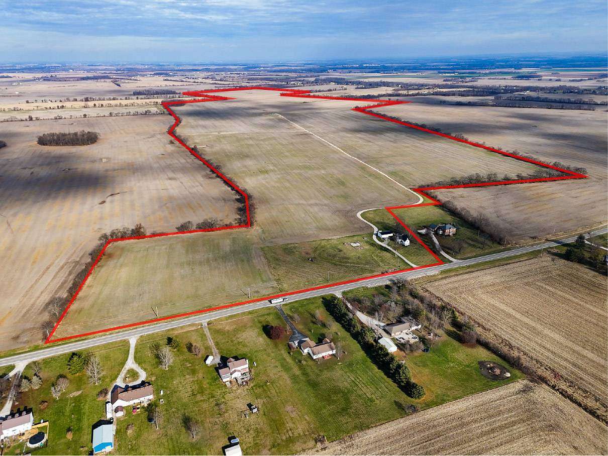 393 Acres of Agricultural Land with Home for Sale in Circleville, Ohio
