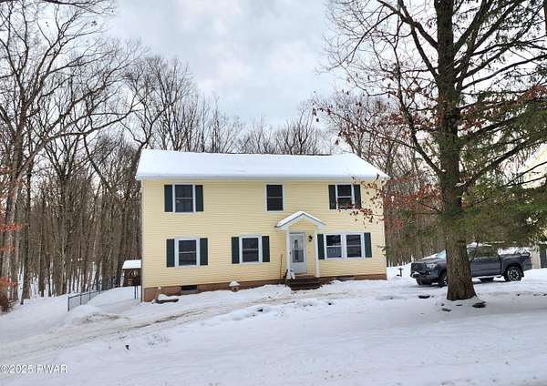 1.78 Acres of Residential Land with Home for Sale in Hawley, Pennsylvania