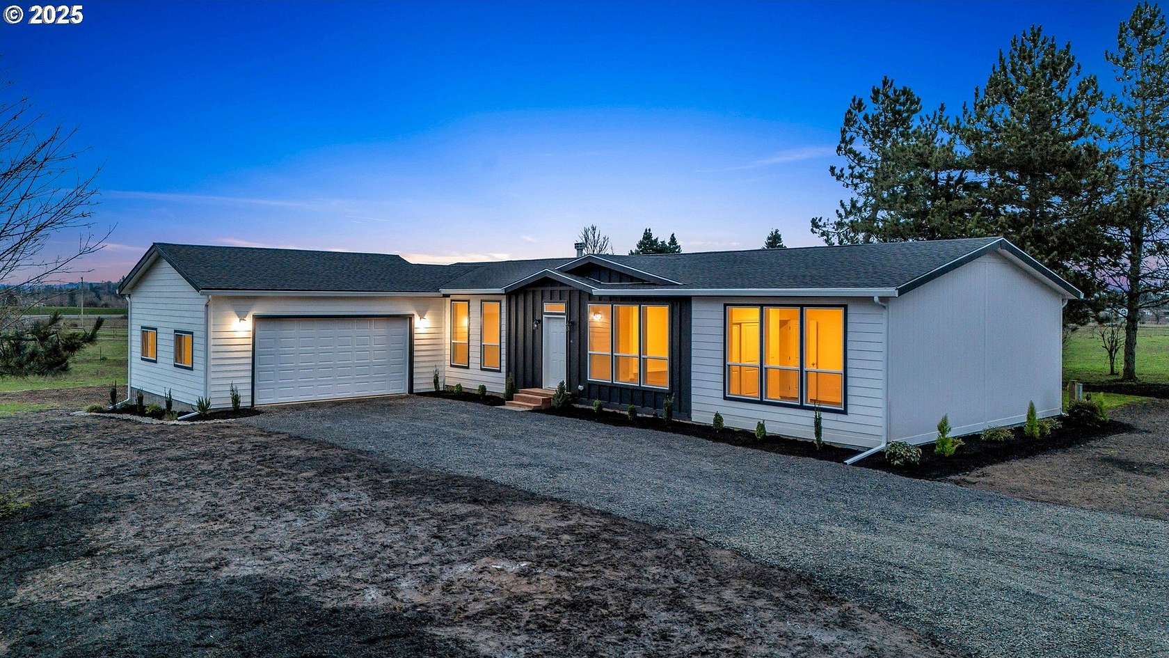 5 Acres of Residential Land with Home for Sale in Scio, Oregon