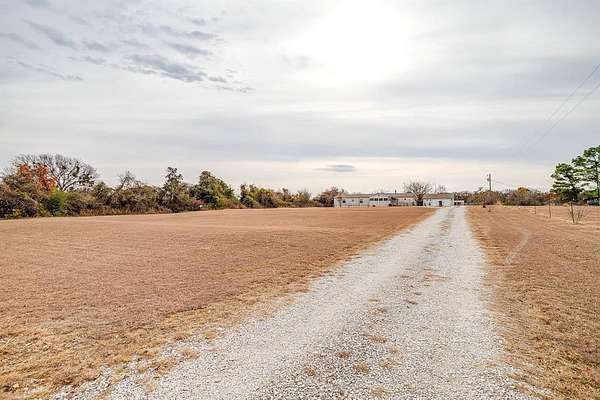 3.75 Acres of Residential Land with Home for Sale in Springtown, Texas