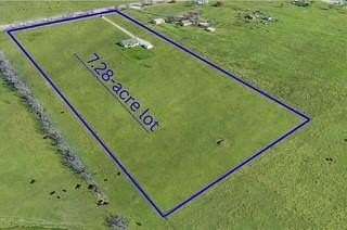 7.28 Acres of Residential Land with Home for Sale in Decatur, Texas