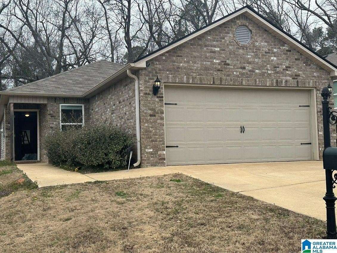 12.2 Acres of Land with Home for Lease in Tuscaloosa, Alabama