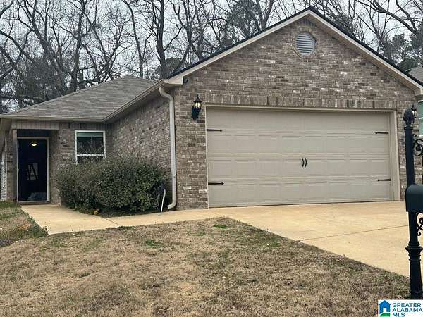 12.2 Acres of Land with Home for Lease in Tuscaloosa, Alabama