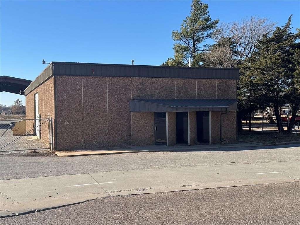 2 Acres of Improved Mixed-Use Land for Sale in Weatherford, Oklahoma