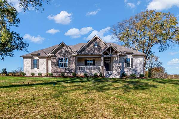 7.16 Acres of Residential Land with Home for Sale in Spring Hill, Tennessee