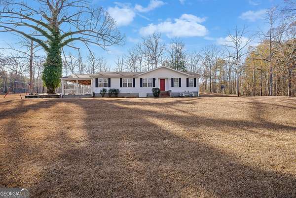 4 Acres of Residential Land with Home for Lease in Senoia, Georgia