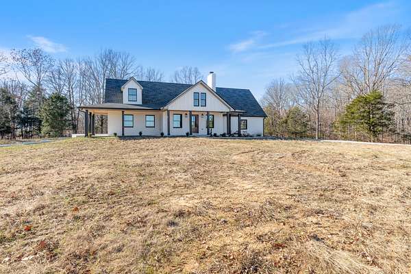 13.5 Acres of Land with Home for Sale in Dickson, Tennessee