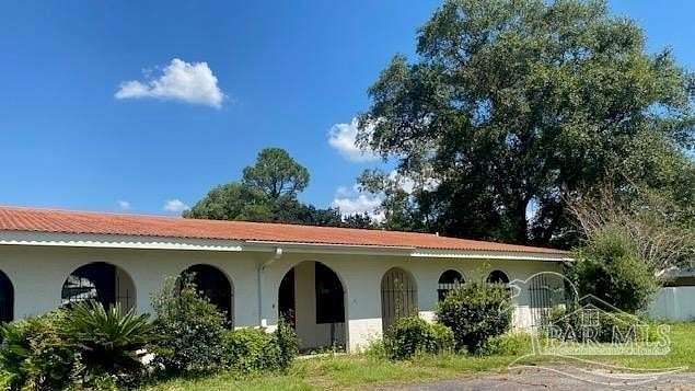 2.6 Acres of Residential Land with Home for Sale in Pensacola, Florida