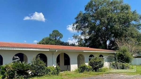 2.6 Acres of Residential Land with Home for Sale in Pensacola, Florida