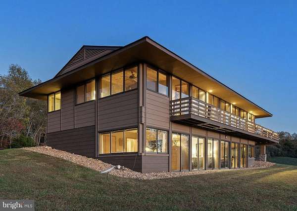 17.7 Acres of Land with Home for Lease in Amissville, Virginia