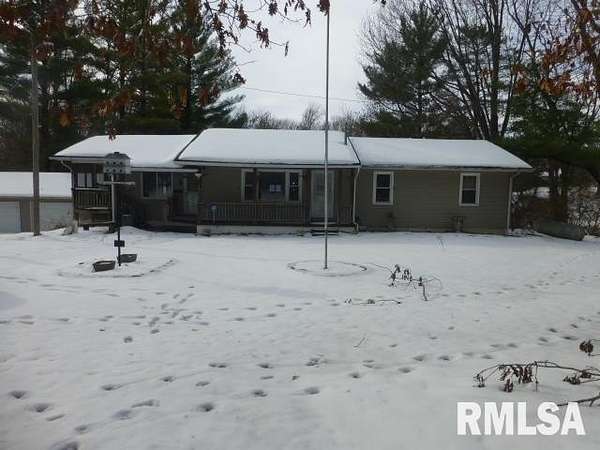 2 Acres of Residential Land with Home for Sale in Tallula, Illinois