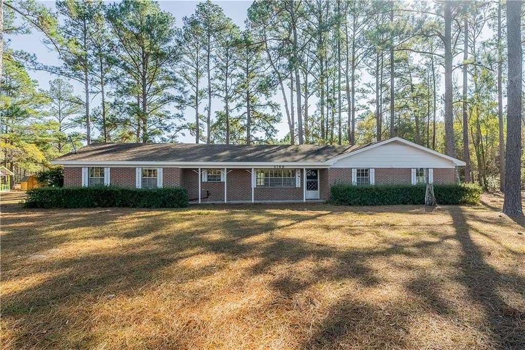 5.4 Acres of Residential Land with Home for Sale in Waycross, Georgia