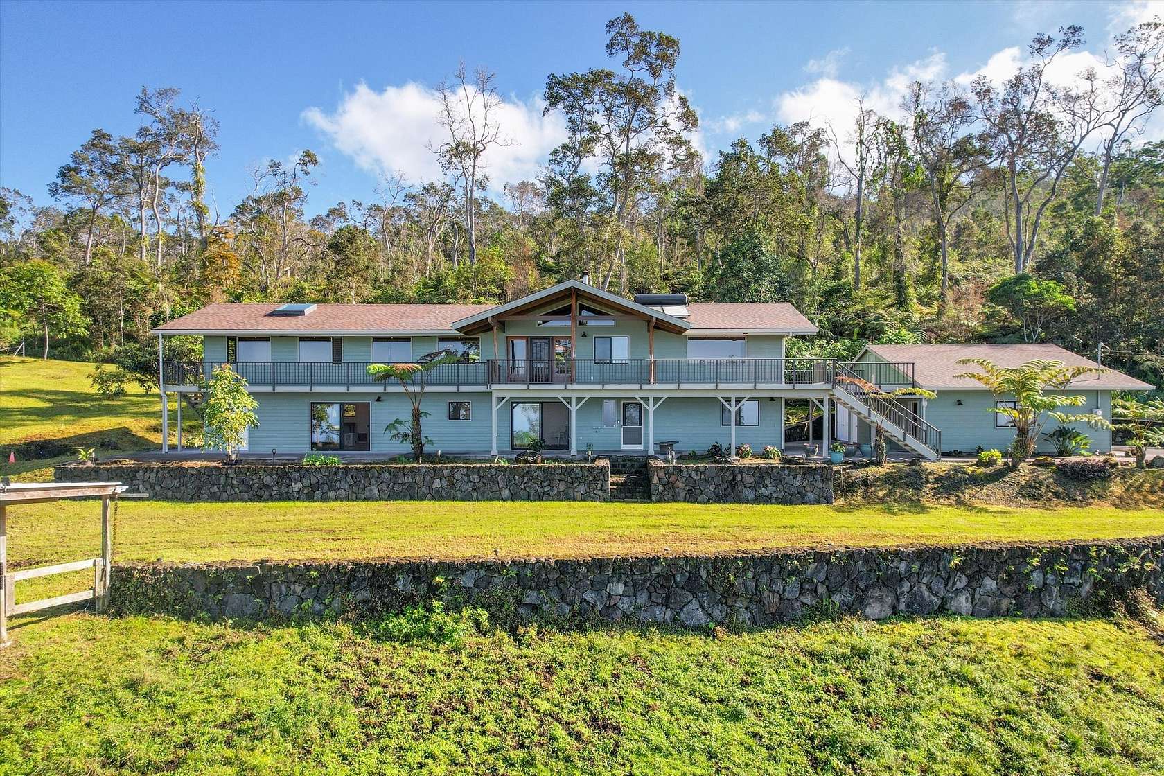 13.4 Acres of Land with Home for Sale in Kailua-Kona, Hawaii