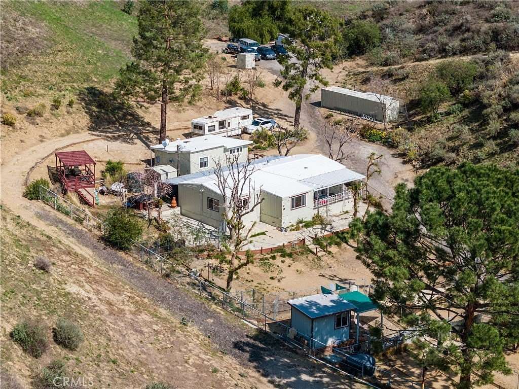 5 Acres of Residential Land with Home for Sale in Castaic, California