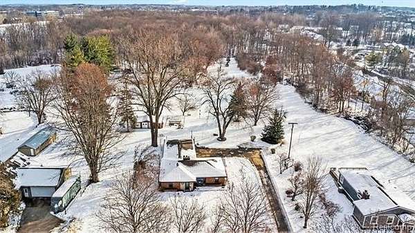 4.87 Acres of Residential Land with Home for Sale in Pontiac, Michigan