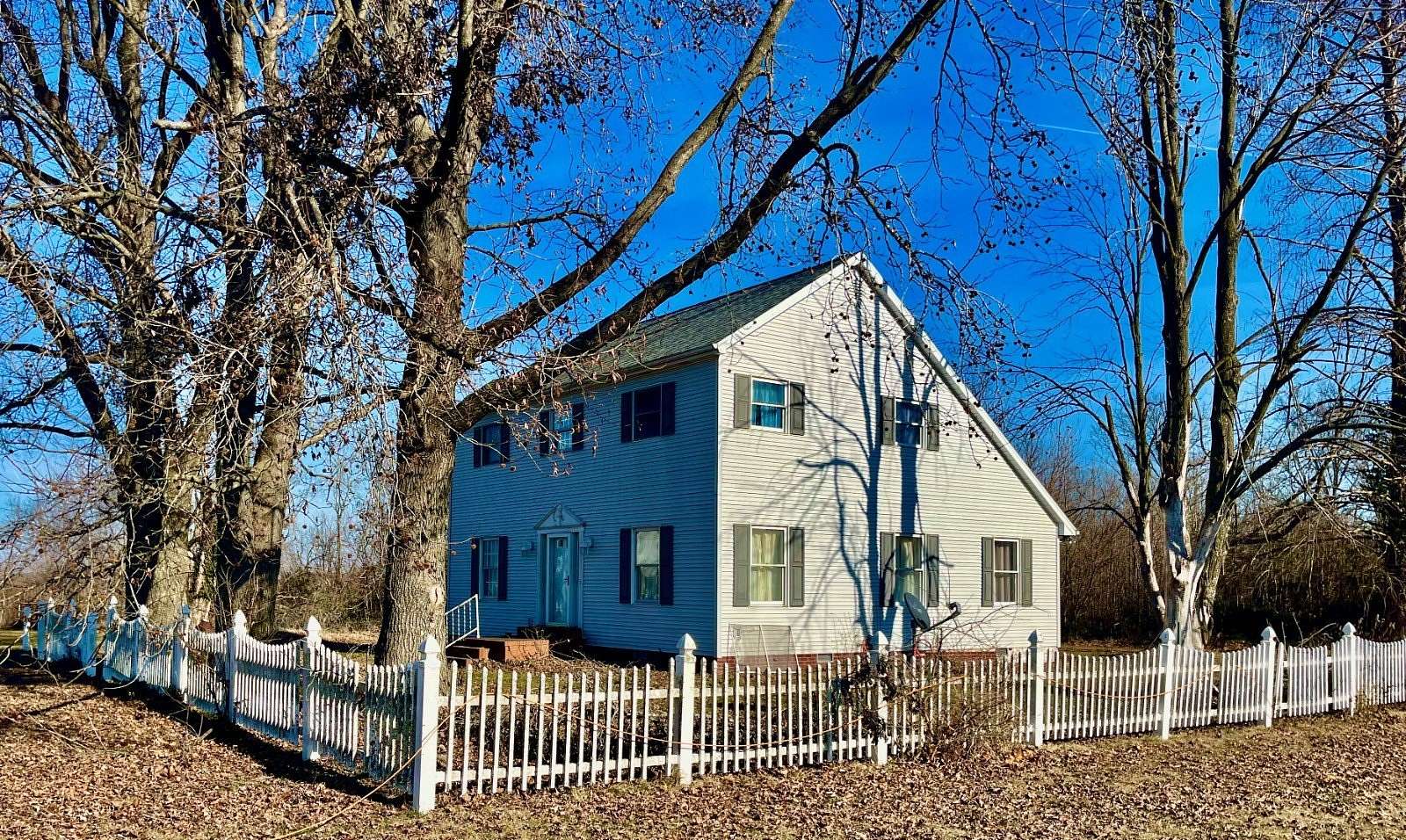 10.7 Acres of Land with Home for Sale in Norris City, Illinois