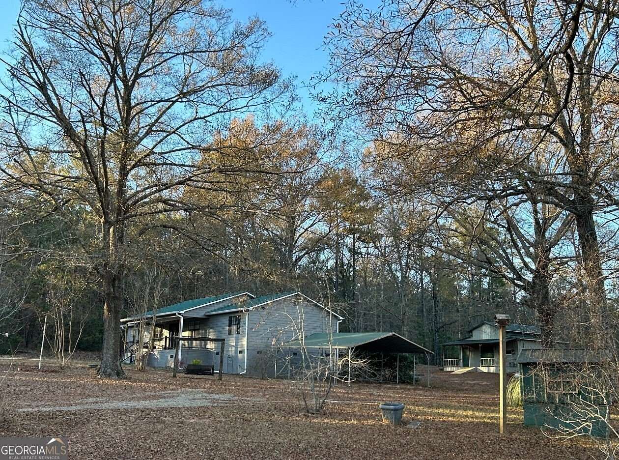 5 Acres of Residential Land with Home for Sale in Concord, Georgia