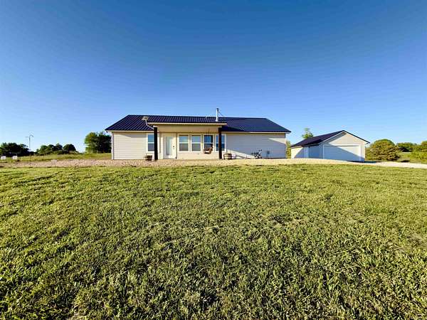 11 Acres of Land with Home for Sale in Compton, Arkansas