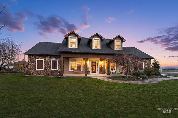 5 Acres of Residential Land with Home for Sale in Caldwell, Idaho