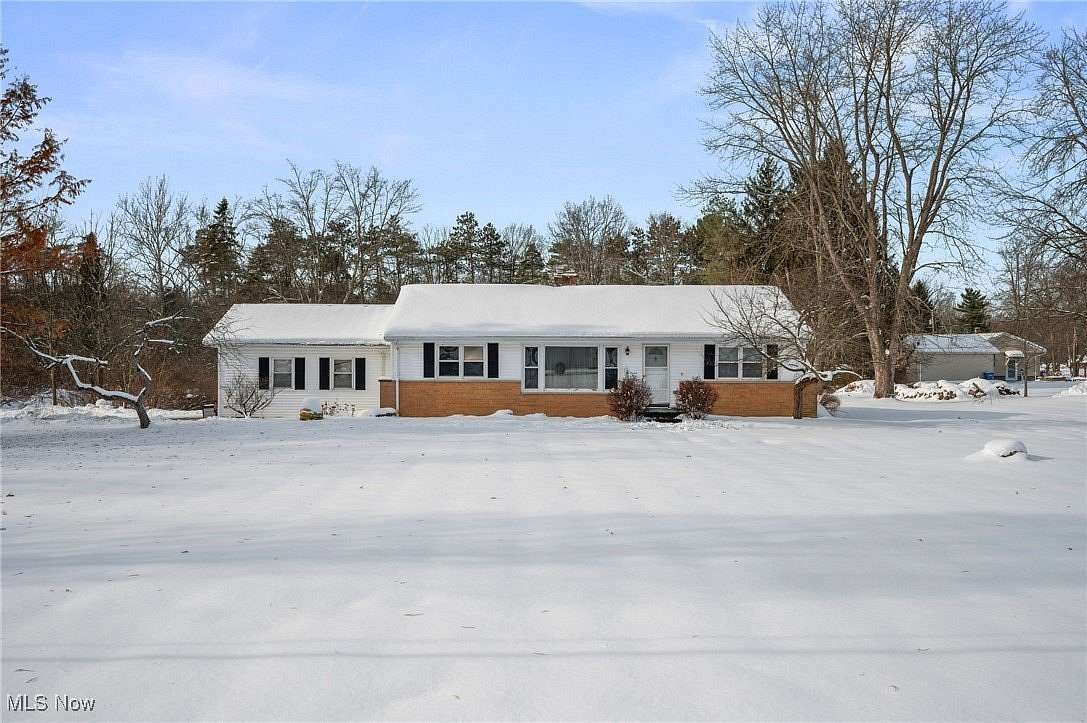 1.5 Acres of Residential Land with Home for Sale in Chagrin Falls, Ohio